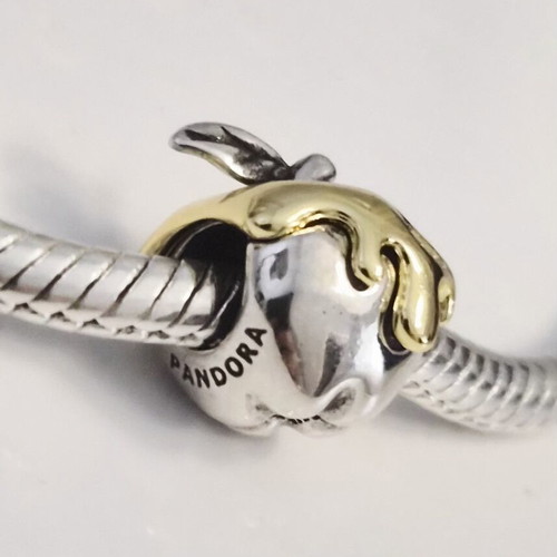 Pandora Disney Snow White Poison Apple Charm new, sterling silver 925