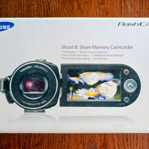 Samsung SMX-F30 retro camera like new