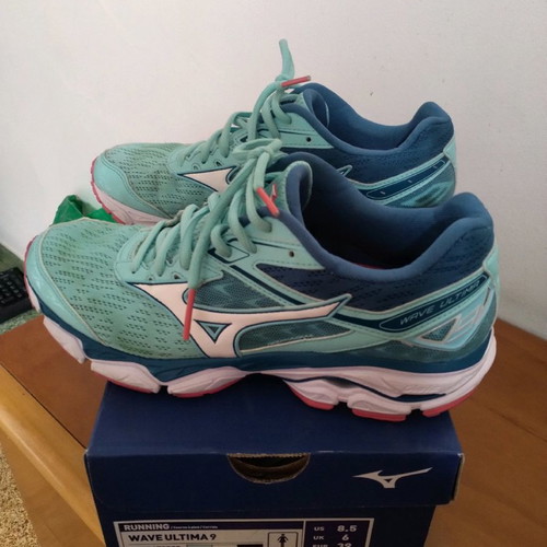 Mizuno Wave Ultima 9 running shoes used, size 39, green