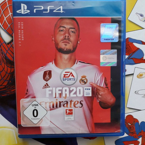 PlayStation 4 Pro 1TB σαν καινούργιο με 2 χειριστήρια και 5 παιχνίδια