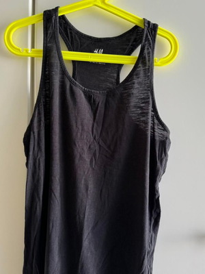 H&M Basic μαύρη αμάνικη μπλούζα σαν καινούργιο