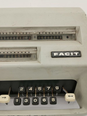 Facit AB old calculator used, functional
