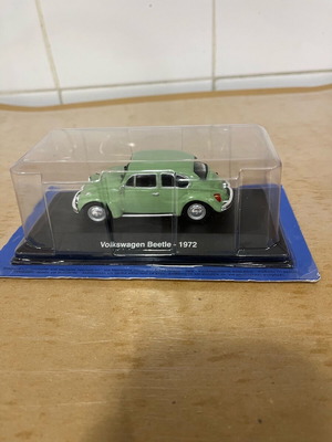 Collectible Volkswagen Beetle 1972 miniature new, scale 1:43