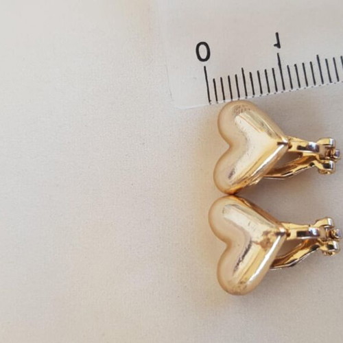 Clip-on earrings used with some imperfections