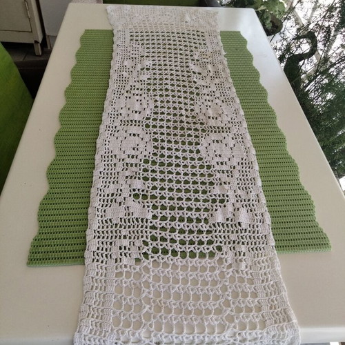 Vintage Handmade Crochet Table Runner 40x125 cm, like new