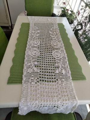 Vintage Handmade Crochet Table Runner 40x125 cm, like new