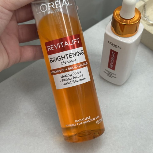 L’Oréal Cleanser and Serum with Vitamin C and Salicylic Acid like new