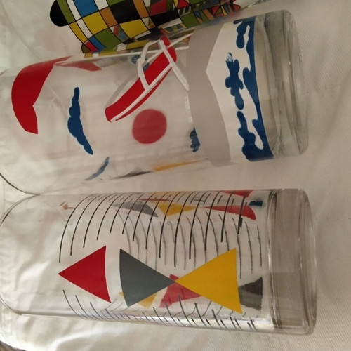Collectible glasses set of 7, new