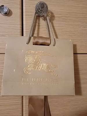 Τσαντάκι Burberry σαν καινούργιο, μπεζ με φθορές