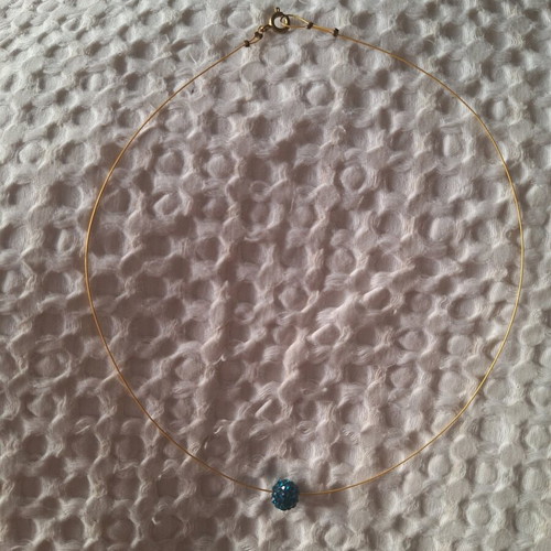 Necklace with wire and turquoise element with rhinestones new