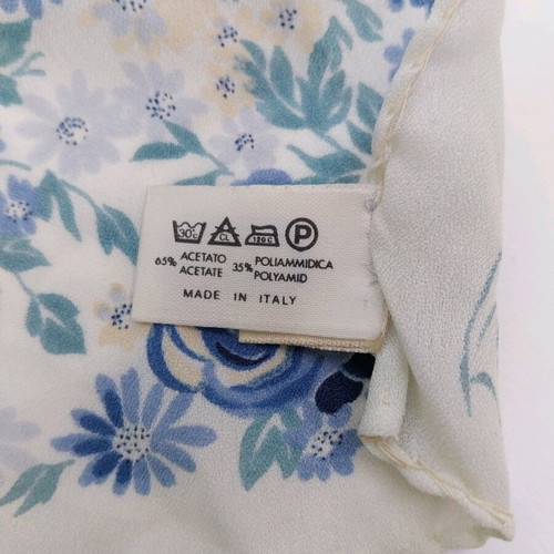 Italian Lucia scarf with beautiful floral design like new