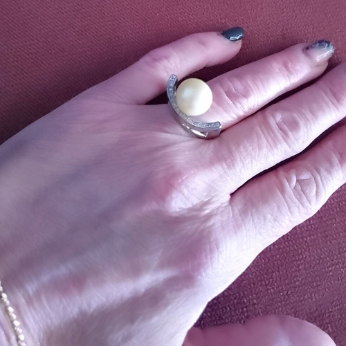 Silver 925 Ring with Pearl and Zircon Stones like new