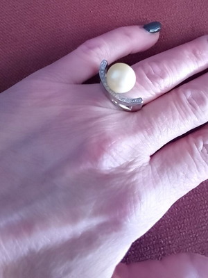 Silver 925 Ring with Pearl and Zircon Stones like new