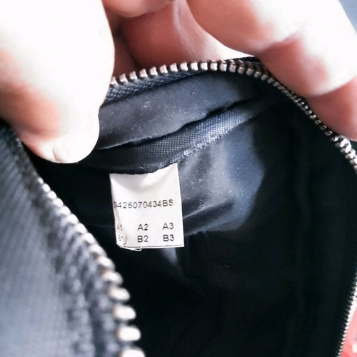 GKuomo briefcase like new, black 28/38 cm office bag