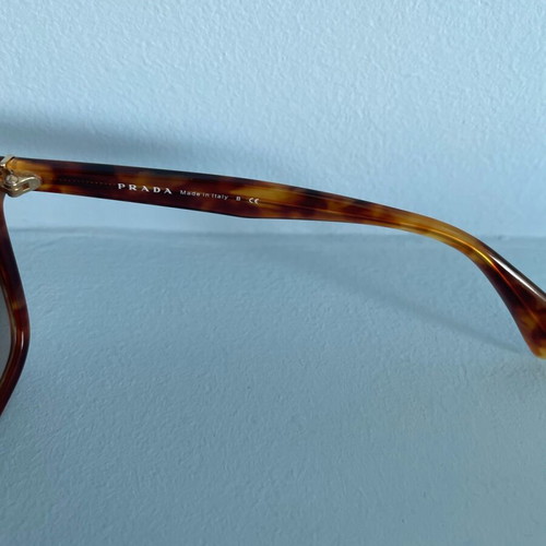 Prada tortoise sunglasses with gradient lens like new