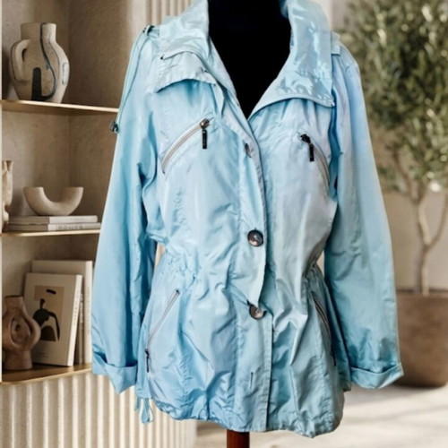 Windbreaker turquoise jacket like new, medium size