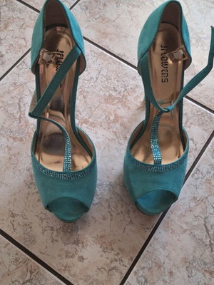 J flowers sandals emerald with straps and rhinestones like new
