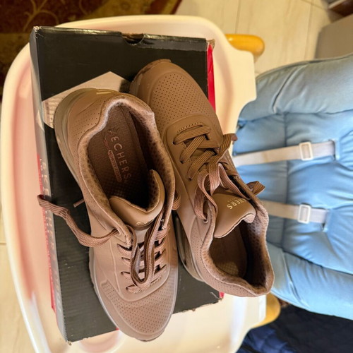 Skechers sneakers like new, brown, size 38