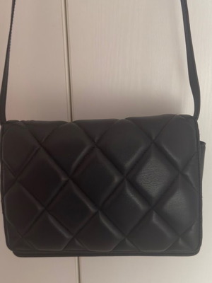 H&M Quilted Crossbody Bag Black Like New