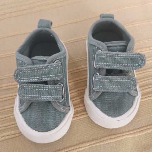 H&M baby shoes for boys size 18-19, beige and green