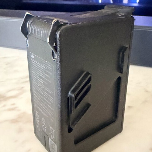 DJI FPV Battery like new with 32 charge cycles