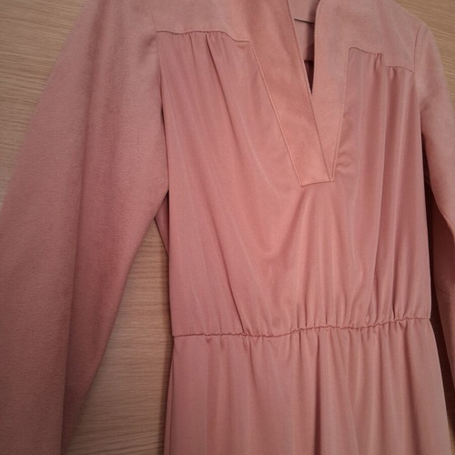 Pink onesie with velvet detail like new, sizes S/M