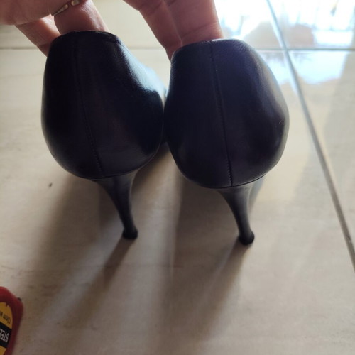 Mourtzi black pumps size 39 like new