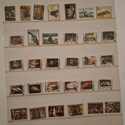 Collection of 100 international stamps like new