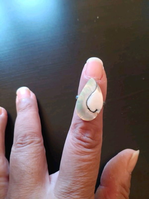 Adjustable ring with shell used, white