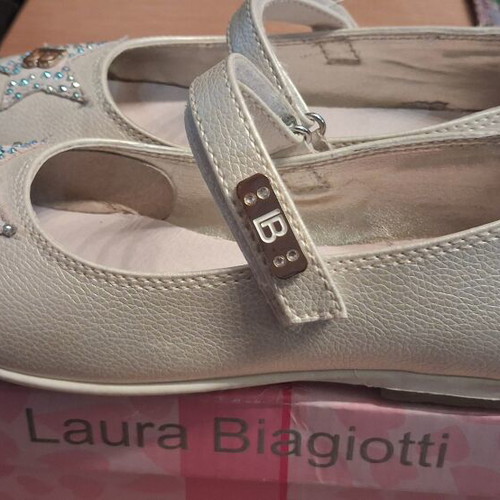 Laura Biagiotti ballerina shoes size 29, iridescent ivory
