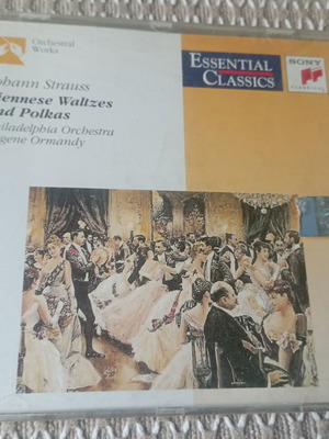 Essential Classics Johann Strauss CD like new, Viennese waltzes and polkas