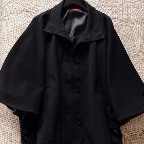 Dinomoda wool cape like new, black, one size