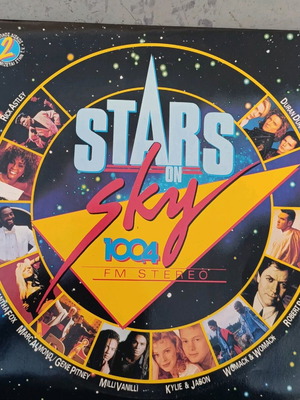 Double vinyl record like new, pop genre