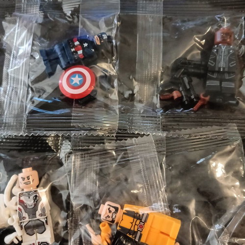 Compatible Superhero Figures like new, not LEGO