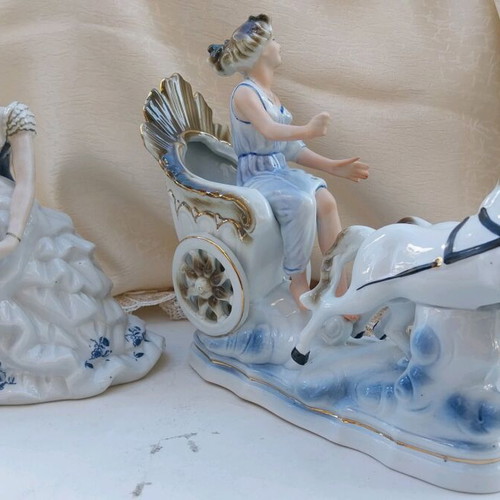Porcelain set like new, ballerina and carriage decorations