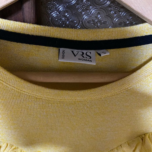 Women's blouse size S like new