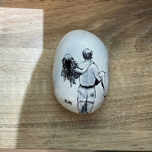 Hand-painted Paperweight stone new, 9x6 cm