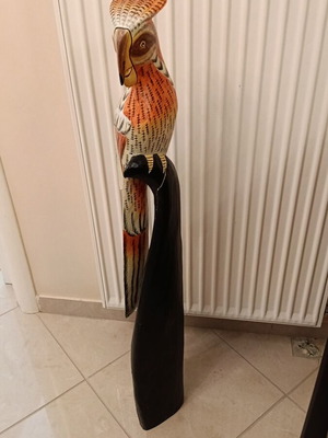 Wooden parrot like new