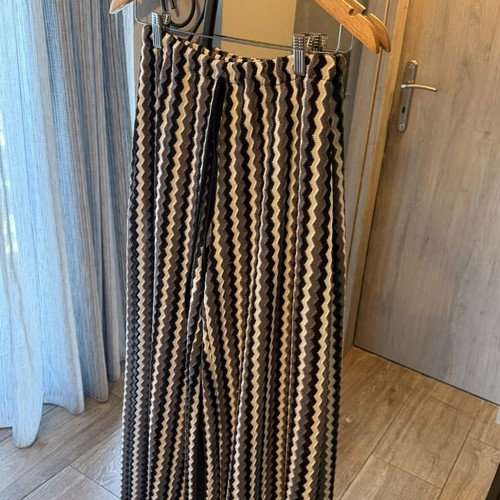 Silia D knit pants one size, like new, black and gray