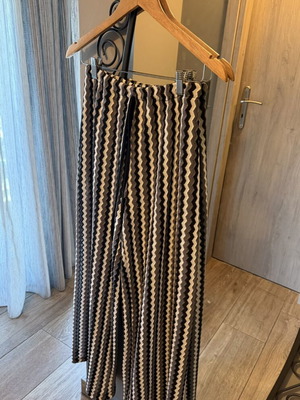 Silia D knit pants one size, like new, black and gray
