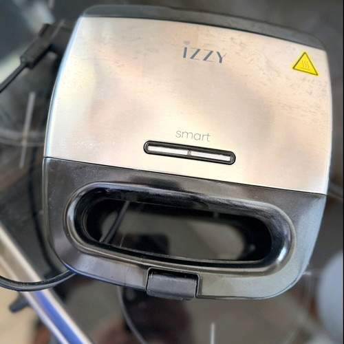 Izzy Toaster like new