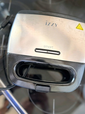 Izzy Toaster like new