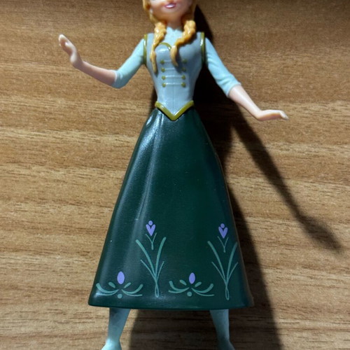 Frozen figure Anna like new