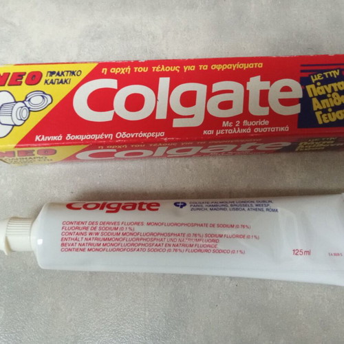 Colgate vintage toothpaste from 1990 like new collectible