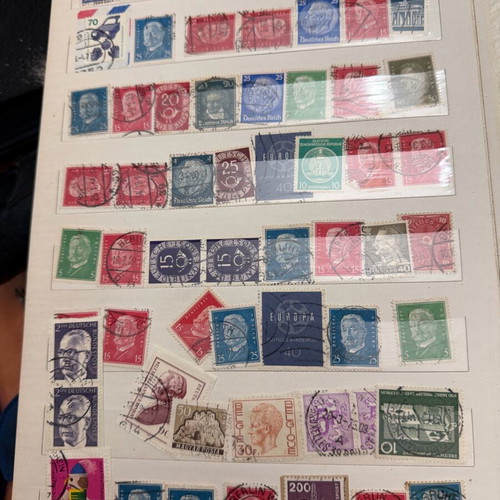 Collectible stamps like new, various values