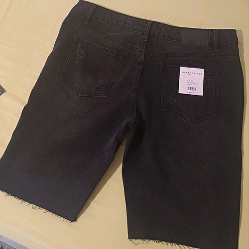 Aeropostale Bermuda shorts new, size 34, black