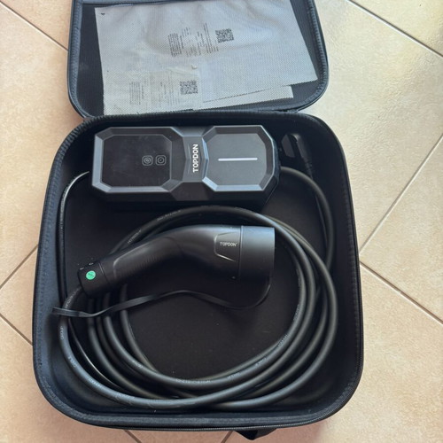 Car Charger like new with adjustable 8 to 16 amp settings