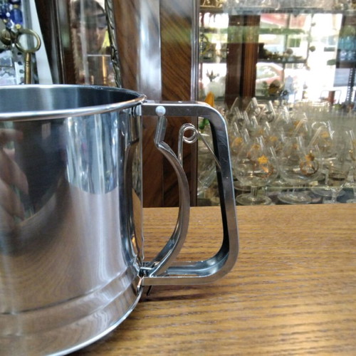 Metal hand sifter new for flour