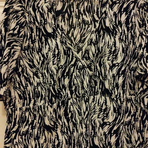 Canda shirt XL like new, white black with V