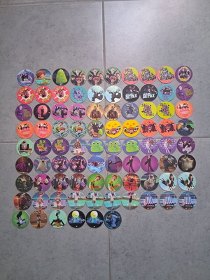 Chipicao Hotel Transylvania 2018 collectible caps set of 86, like new